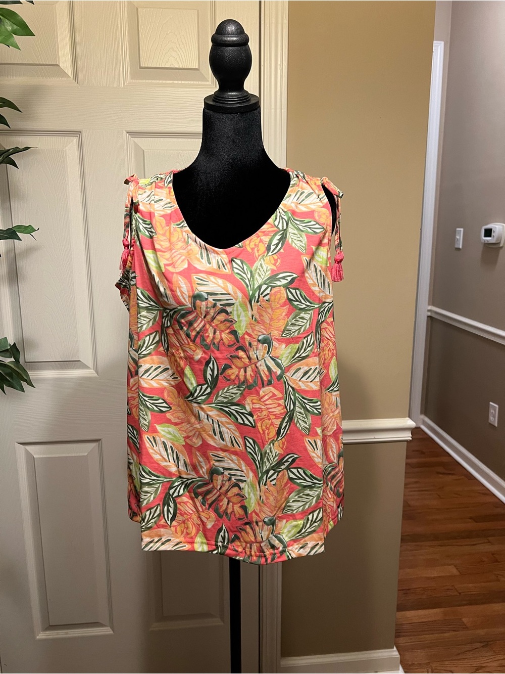 Caribbean Joe Coral and Green Tropical Leaf top